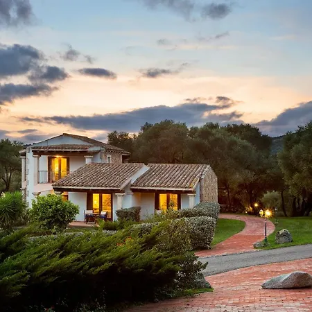 Felix - Country Parco Degli Ulivi 4*