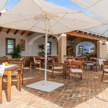 Felix - Country Parco Degli Ulivi アルツァケーナ