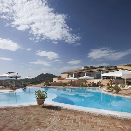 Felix - Country Parco Degli Ulivi アルツァケーナ