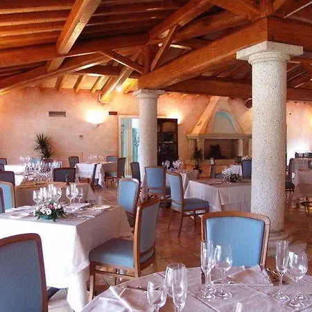 Felix - Country Parco Degli Ulivi ホテル アルツァケーナ